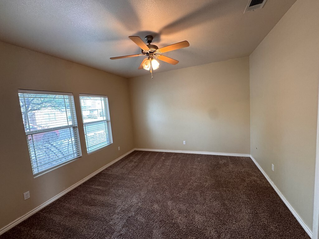 Building Photo - 7214 Barksdale Ln