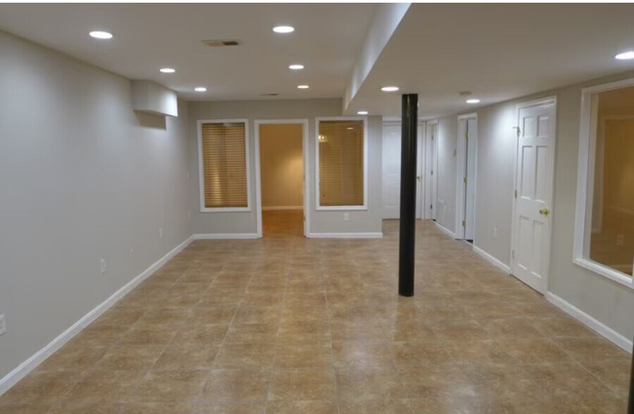 Building Photo - 324 Park Ave