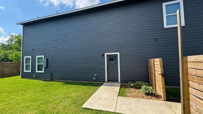 Building Photo - 5606 Tommye St