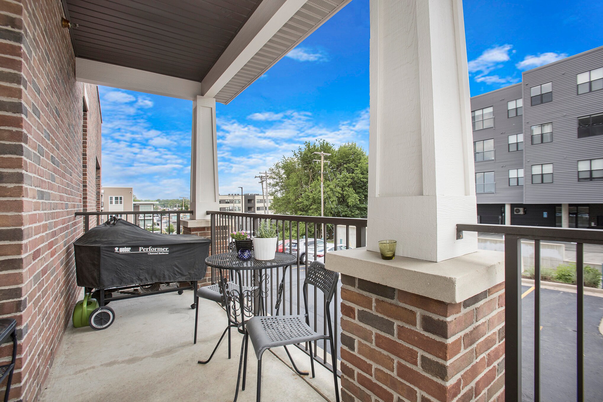 Private Patio 4 - 430 Union Ave NE