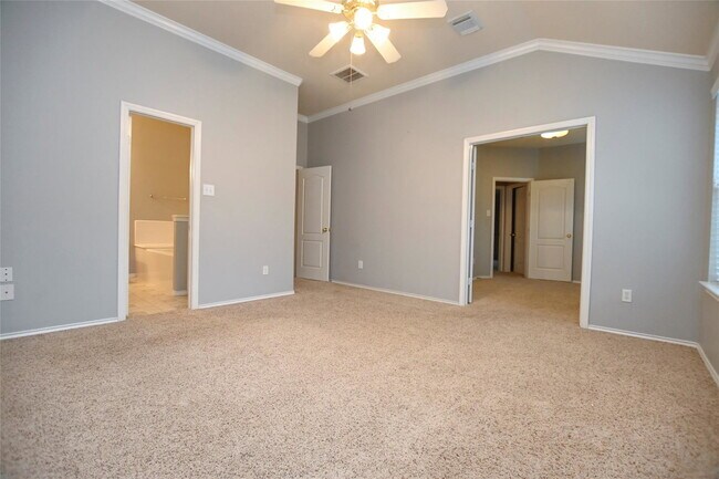 Building Photo - Promenade Lane, Pearland, TX 77584 - 4 BR 2 BA single-family home