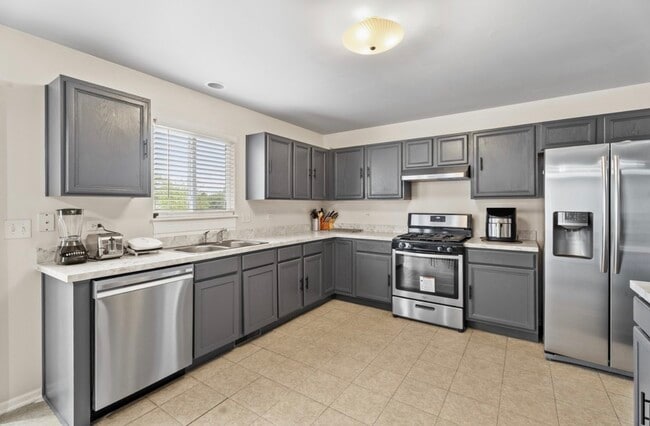 Building Photo - 412 Clifton Ln