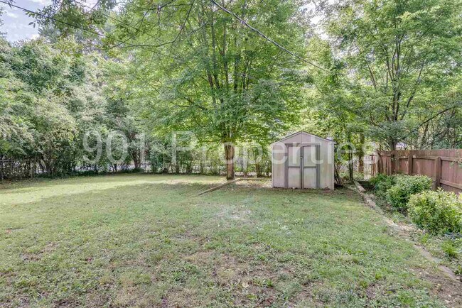 Building Photo - 81 S Larchmont Dr