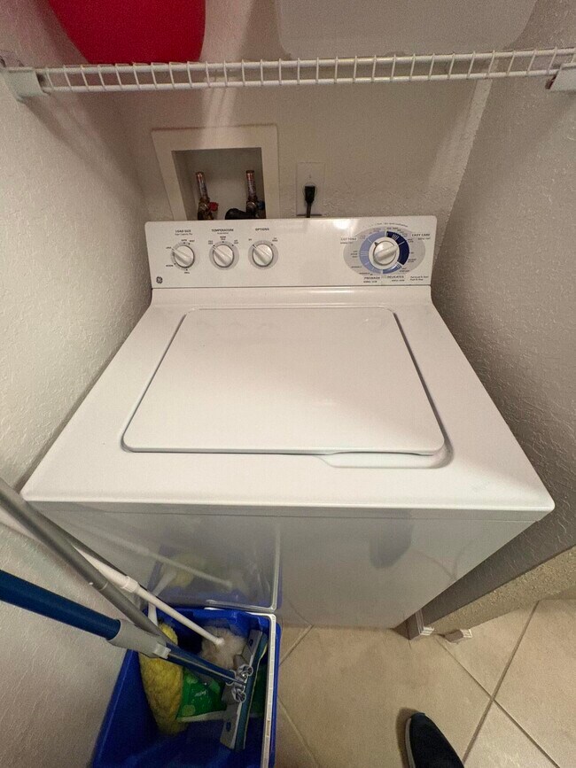 Building Photo - 2419 Renaissance Way