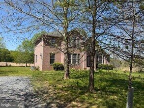 Building Photo - 39 N Friendship Ct