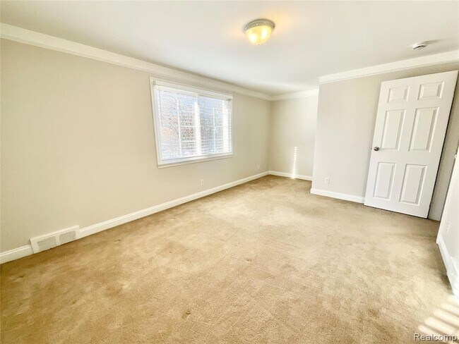 Building Photo - 1779 Graefield Rd