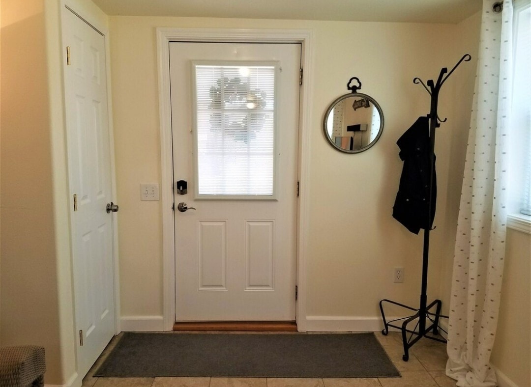 Building Photo - 305 B Alcove