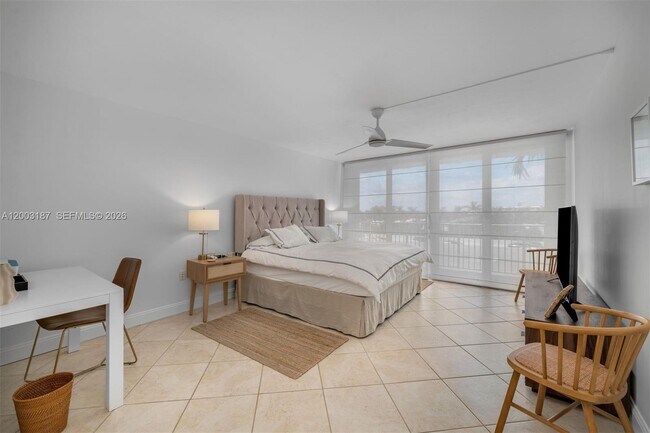 Building Photo - 881 Ocean Dr