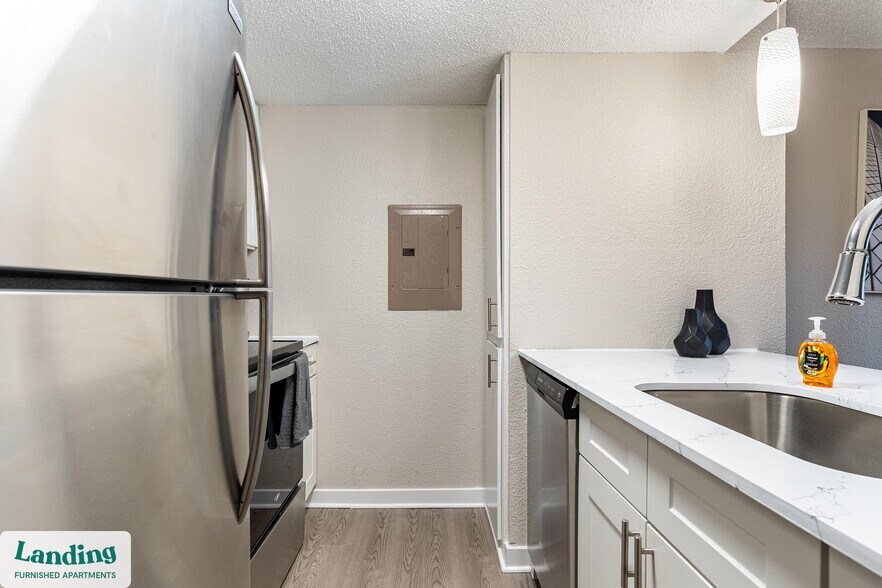 Building Photo - 711 Brentford Pl