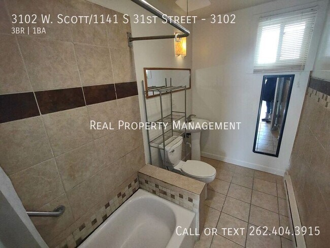 Building Photo - 3102 W Scott St