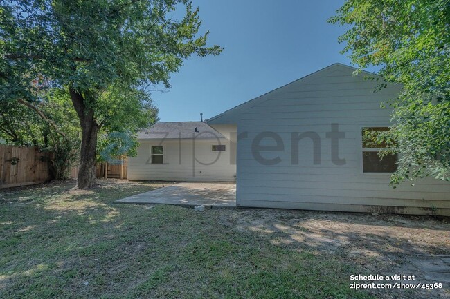 Building Photo - 3923 Alsace St