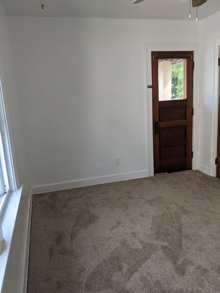 Badroom #1 with a balcony - 3703 W 133rd St