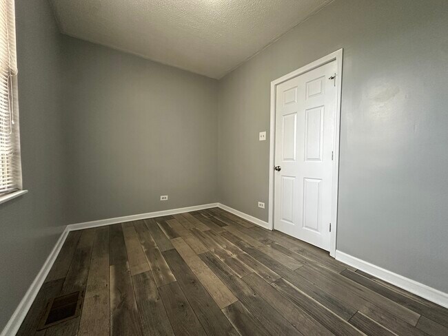 Building Photo - 2301 N Lockwood Ave