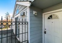 Building Photo - IveJ02