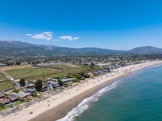 Building Photo - Introducing the Private Beach House in Carpinteria, CA!