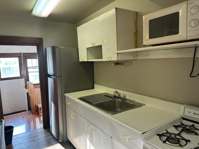 Building Photo - 105-1 Bool St