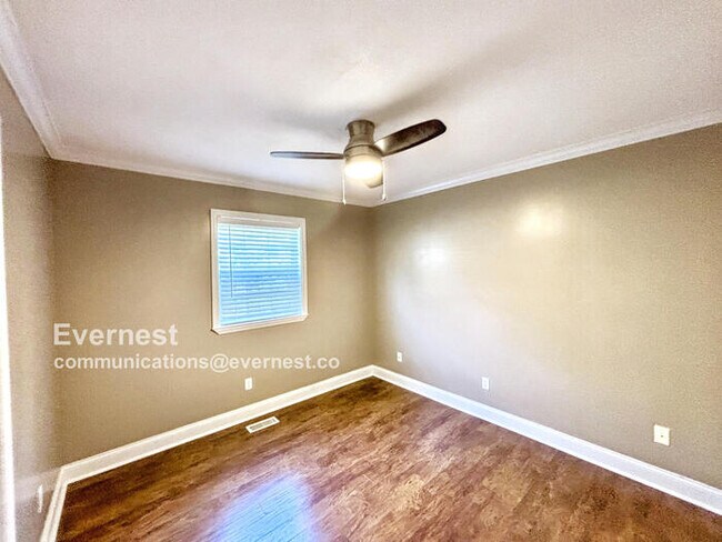 Building Photo - 6821 Knollcrest Dr