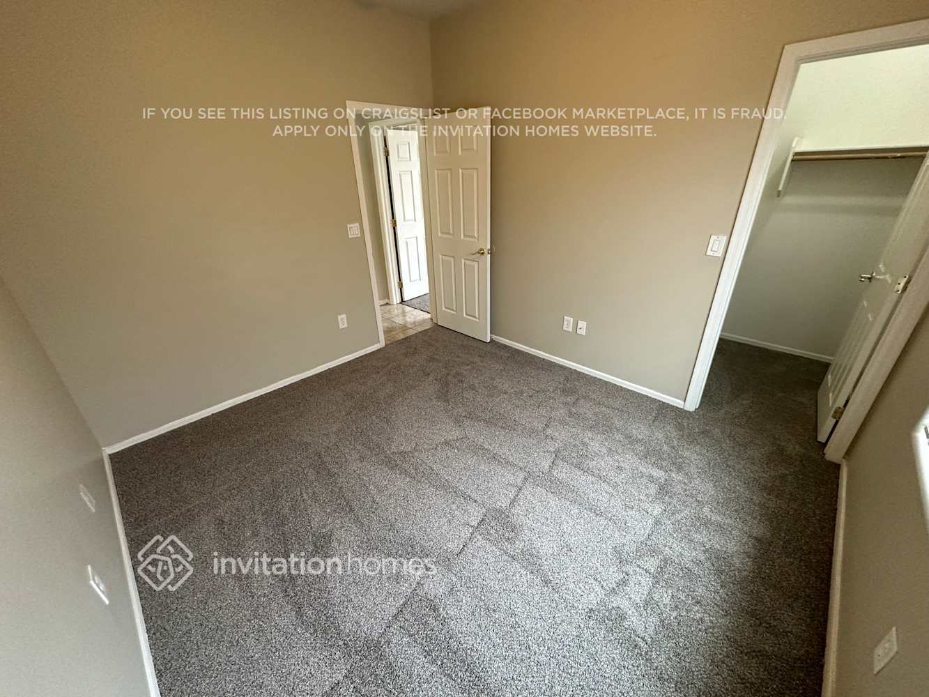 Building Photo - 1645 E Illini St