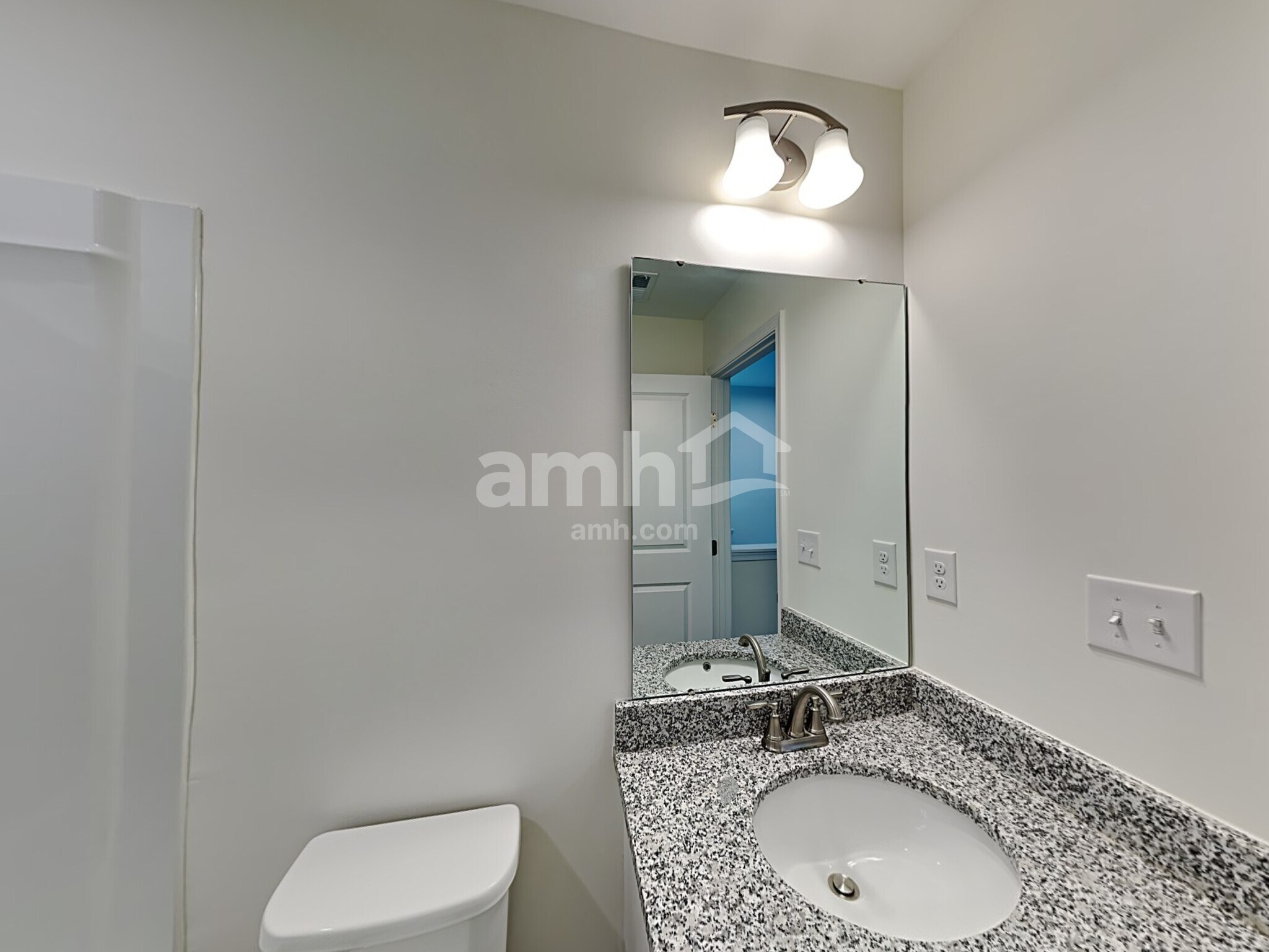 Building Photo - 561 Larragan Dr