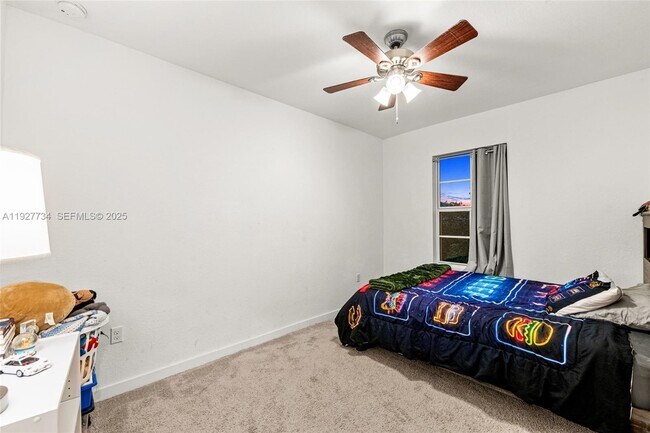 Building Photo - 525 NE 6th Pl