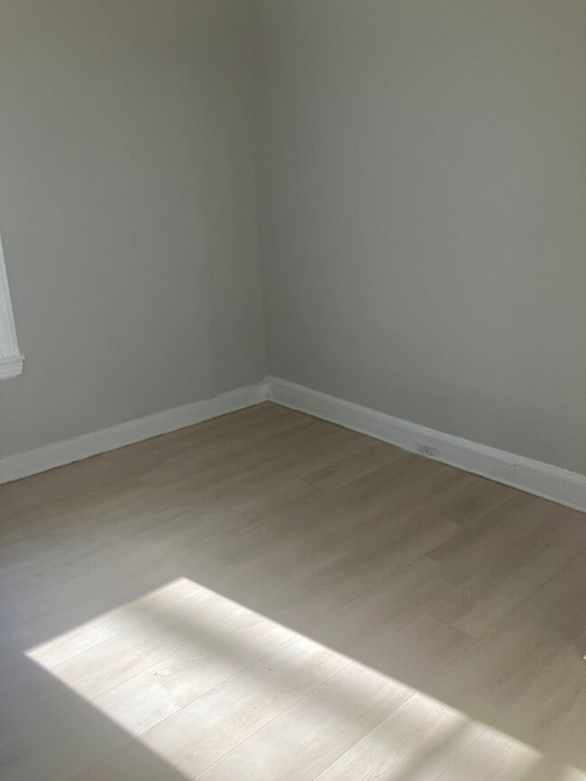 Building Photo - Spacious 2-Bedroom, 1-Bath Home on Saint Charles Ave – Available Now