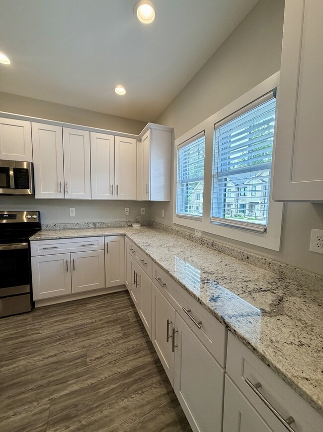 Building Photo - 52 Cuddington Ln