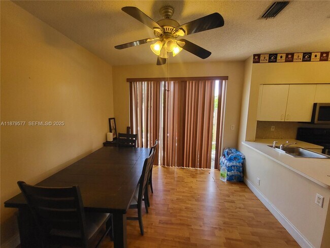 Building Photo - 820 NE 212th Terrace