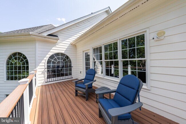 Building Photo - 18852 Ridgeback Ct