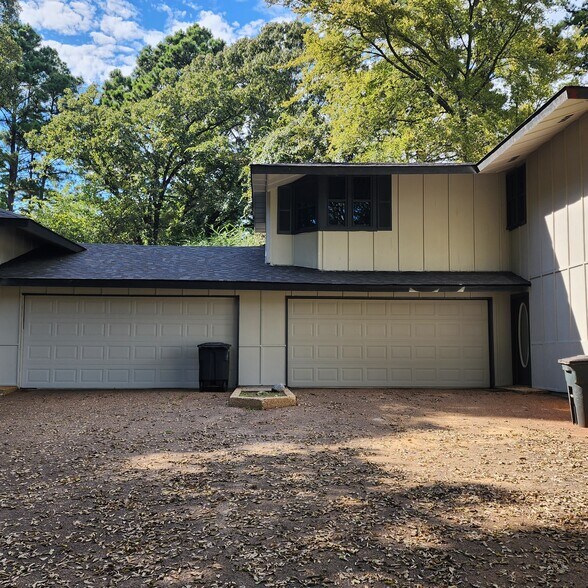 Building Photo - 18171 Meandering Way