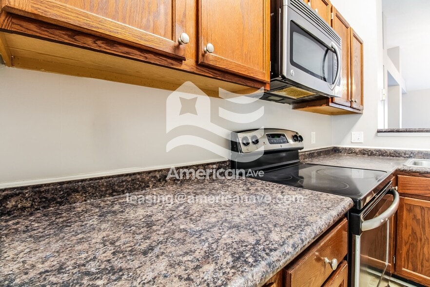 Building Photo - 220 Risdon Way