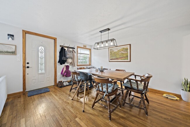 Building Photo - 95 Oriole Rd