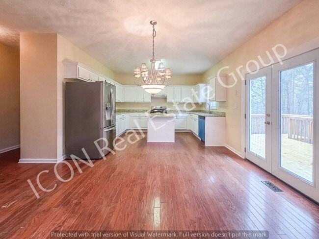 Building Photo - 4/2.5 home in a swim/tennis community