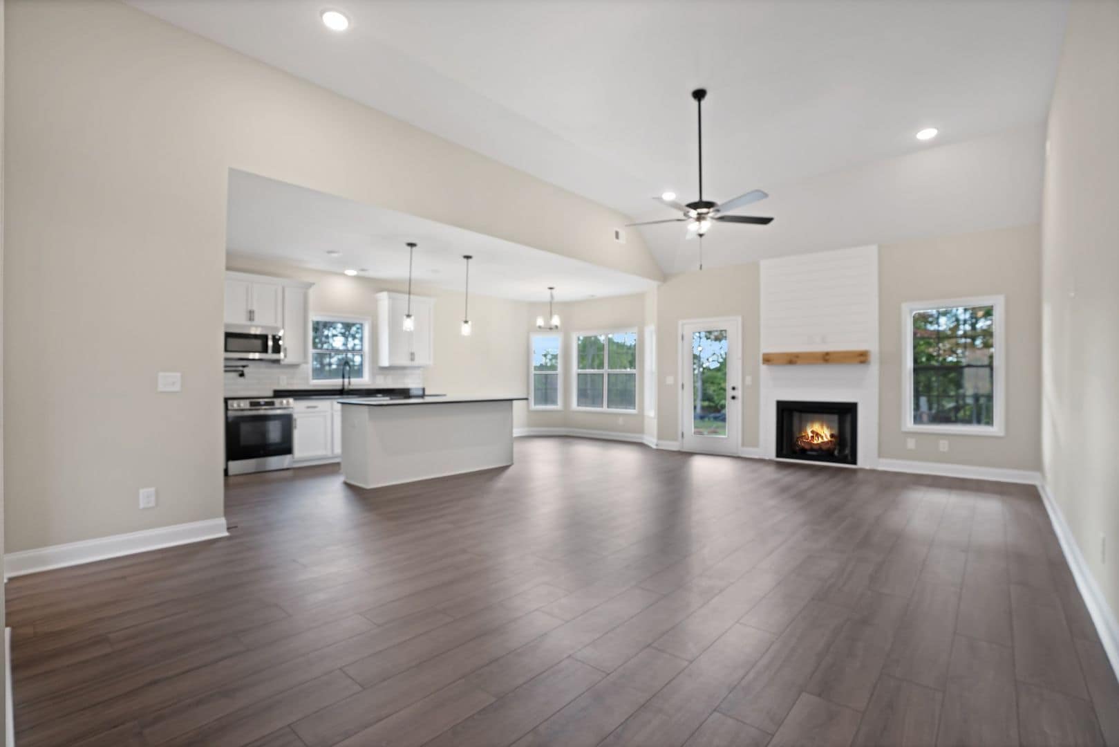 Building Photo - 502 N Halifax Ct