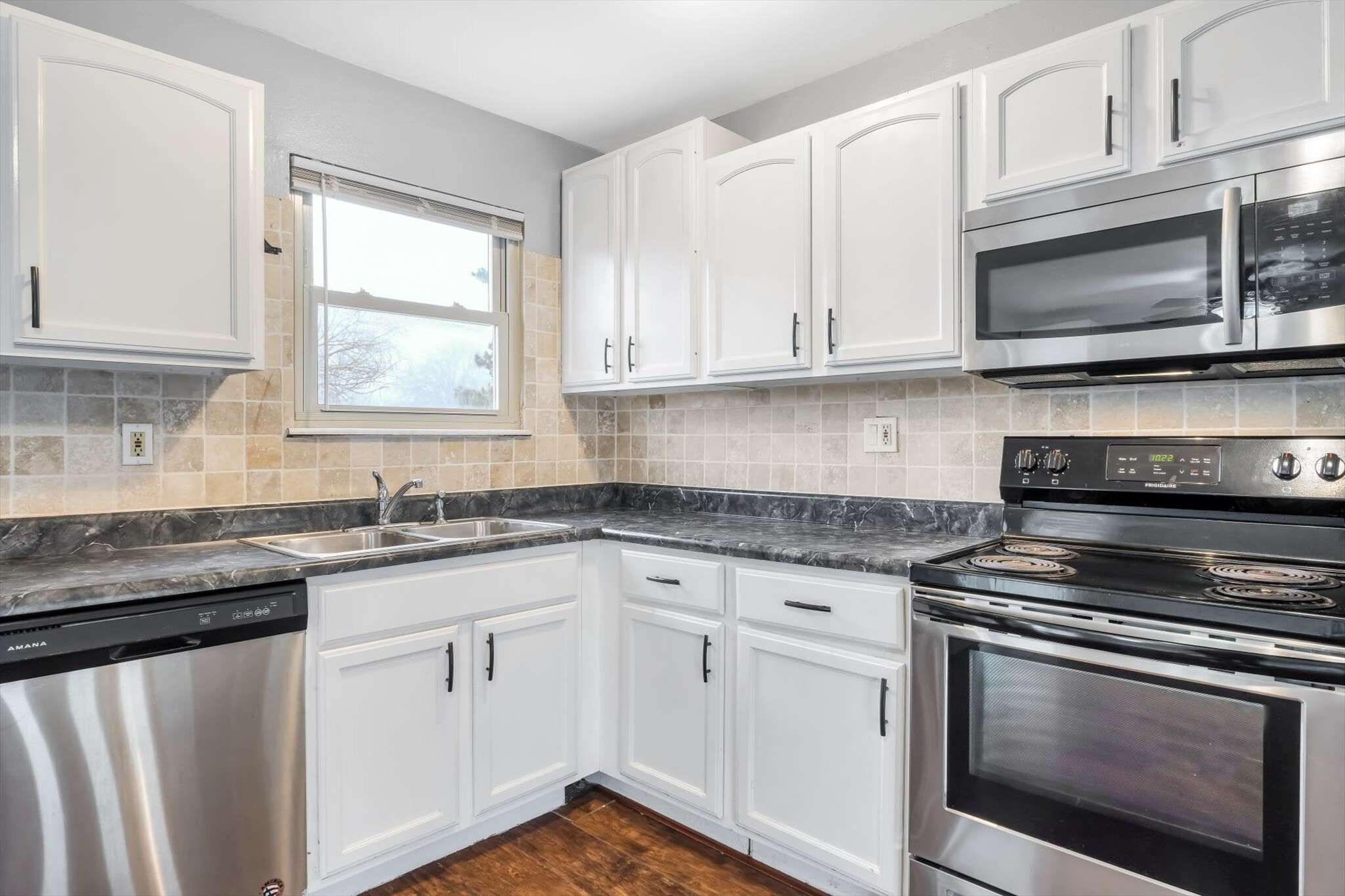 Building Photo - 2534 Millvalley Dr