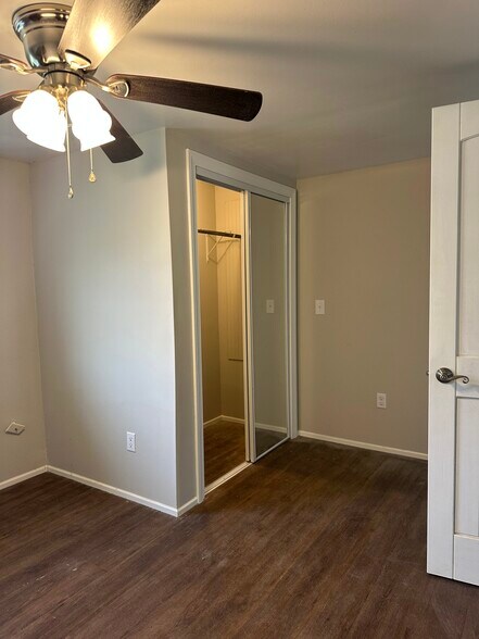 Building Photo - 617 Cassville Rd SE