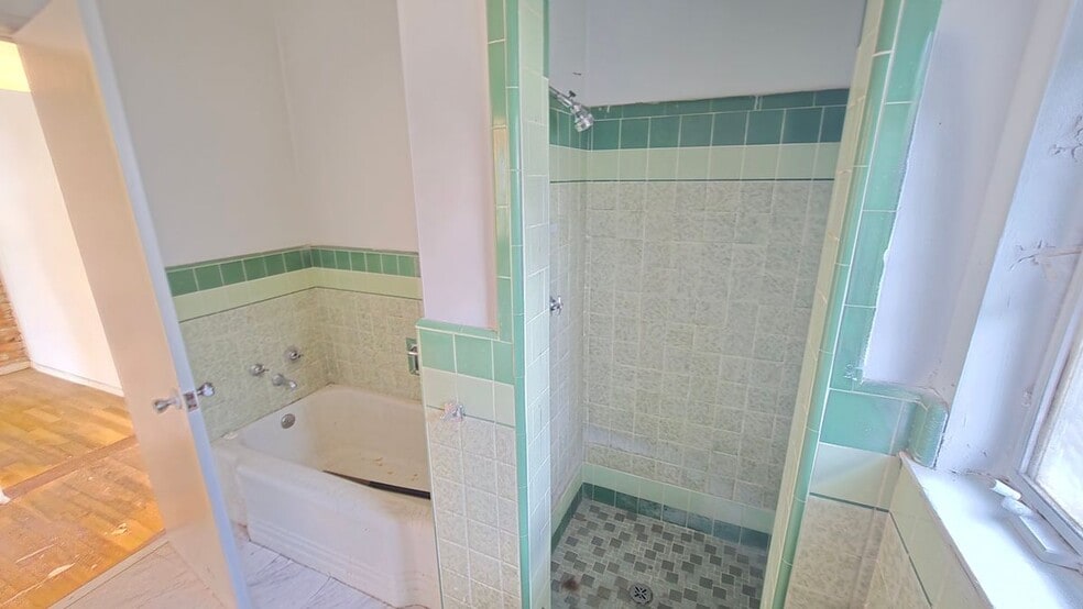 Building Photo - 1235 W Dayton Ave