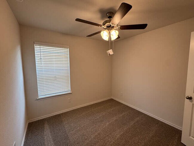 Building Photo - Beautiful BRAND NEW 4-Bedroom Home In Lind...