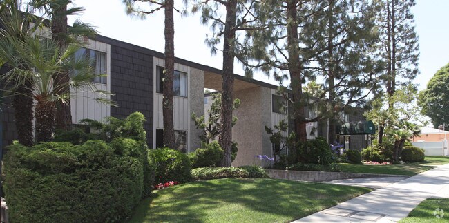 Building Photo - Glenwood Court Apartments