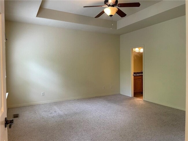 Building Photo - 9 Pennine Ln