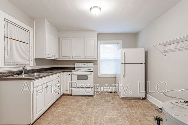 Building Photo - 102 Harvard Dr