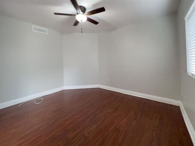 Building Photo - 4241 N Ocean Blvd