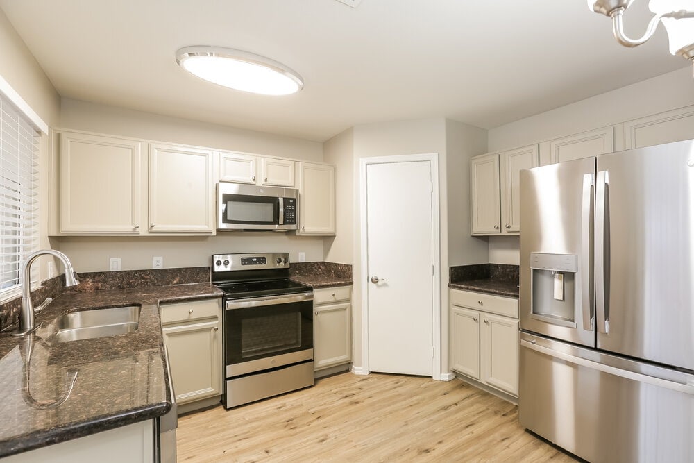 Building Photo - 7238 S 40th Ln