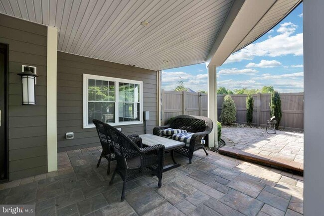 Building Photo - 8227 St Francis Dr