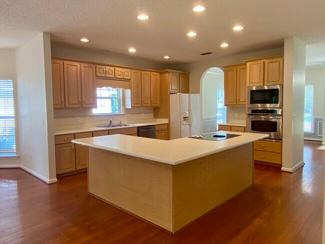 Kitchen - 105 Marshview Dr