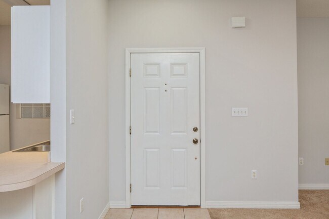 Building Photo - First Floor - The Oaks Unit!