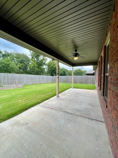 Building Photo - 2903 SW Briar Creek Ave