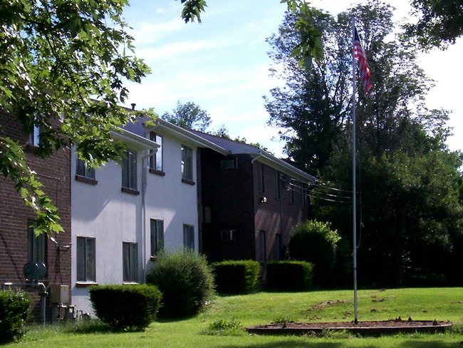 Building Photo - Parkview Arms I & II