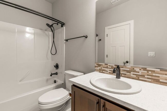 Building Photo - 7898 SW Capitol Hill Rd