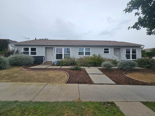 Building Photo - Flight Ave