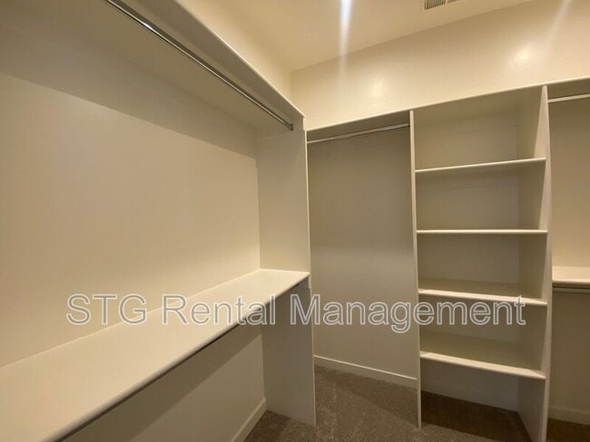 Building Photo - 767 W Scarlet Hill Dr